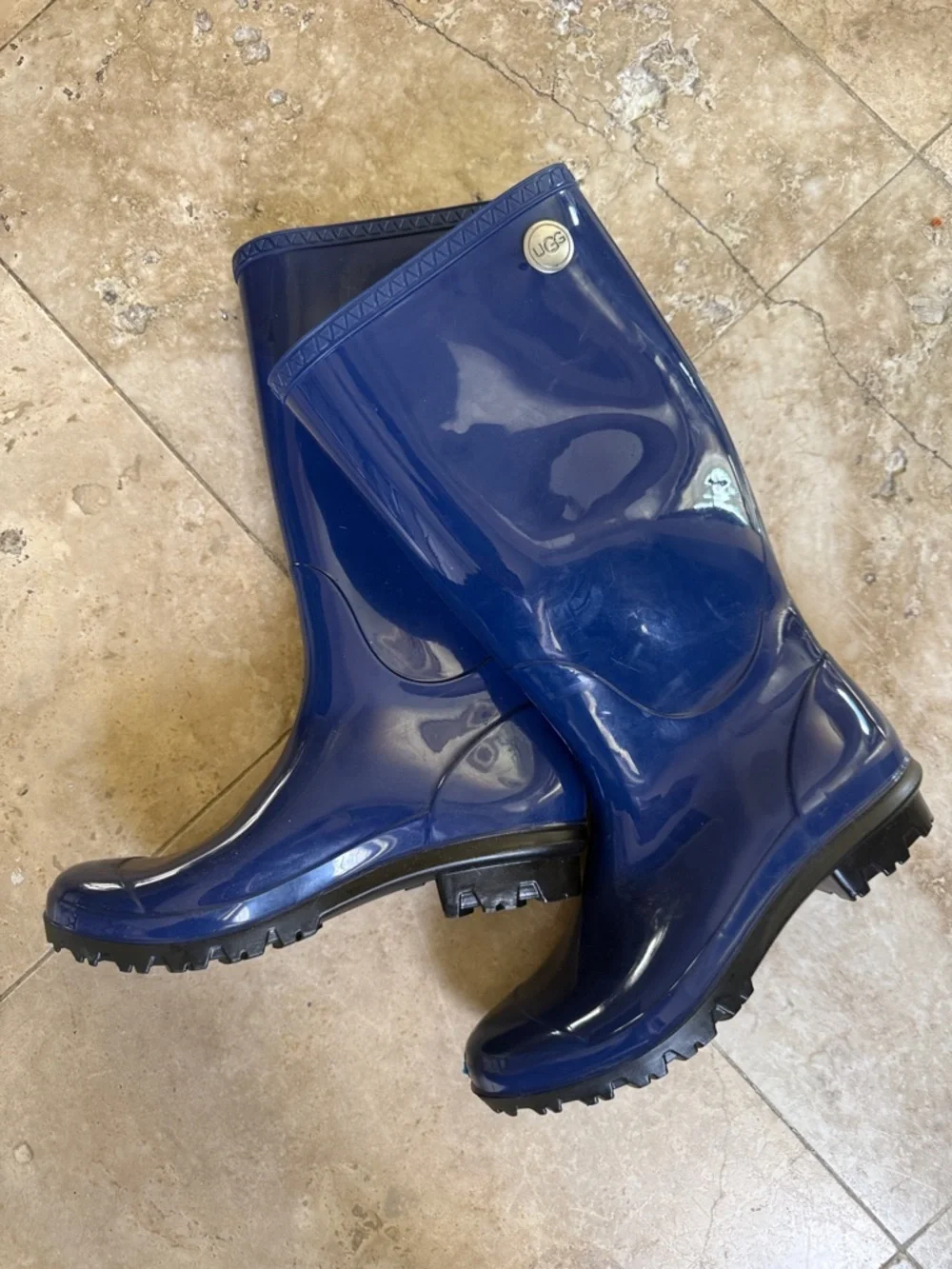 UGGS SHAYE ladies, cobalt blue rain, boot size 7 perfect condition